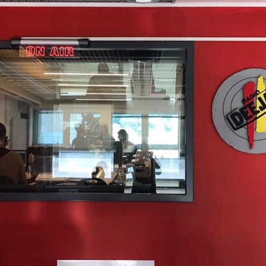Tra poco su radio